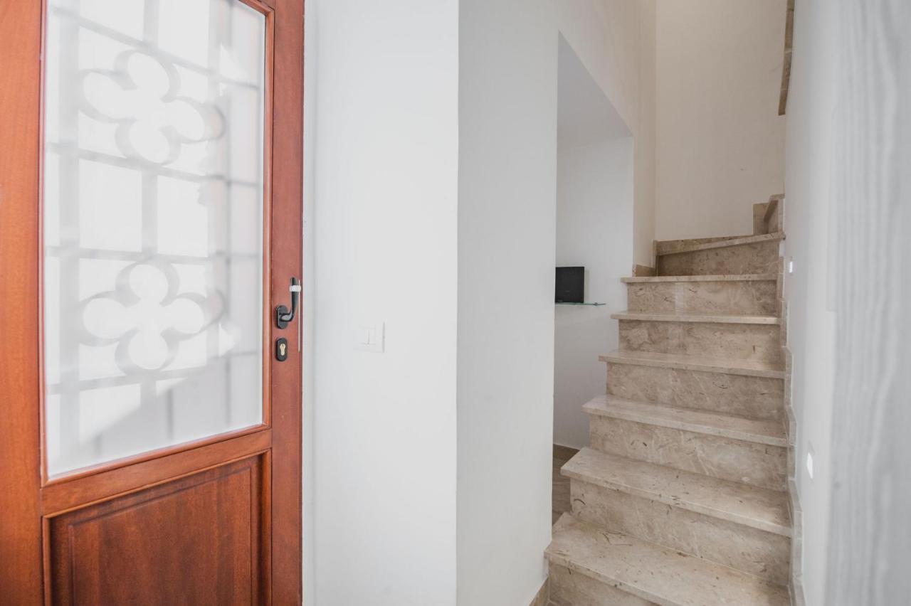 Apartamento Modern Duplex With Balcony By Wonderful Italy CTA Exterior foto